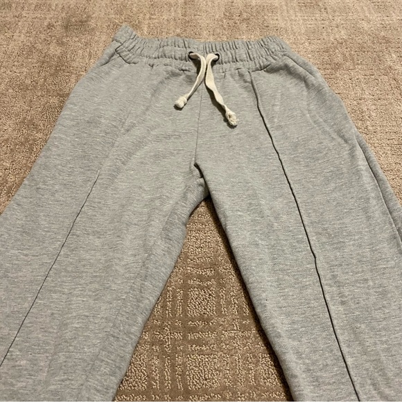 Urban Outfitters Pants - Urban Outfitters Raw Hem Cropped Sweatpants - Grey Size S-P